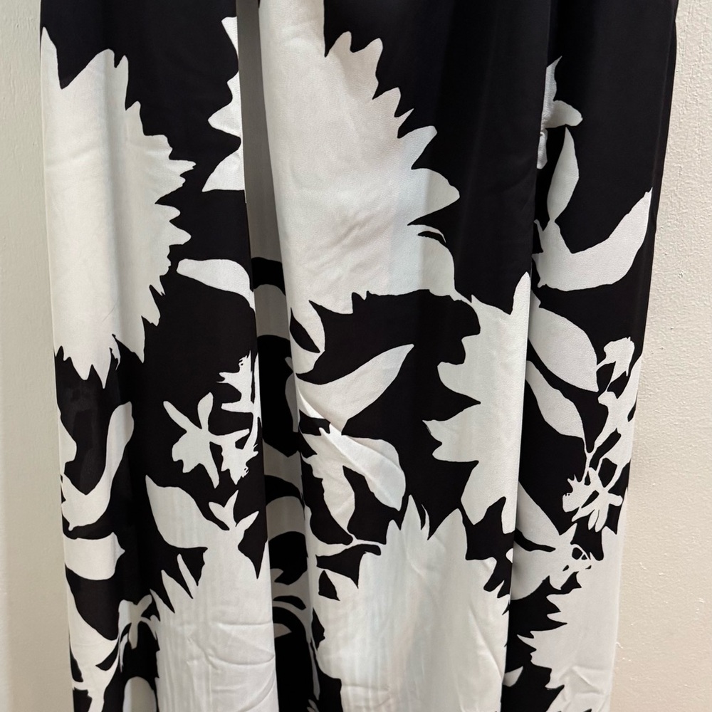 WHBM Casual and Sexy Black Floral Maxi Dress Size 14 NWT - Picture 5 of 9